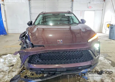 2024 Buick Envision Essence z USA, uszkodzony, nr VIN LRBFZPE48RD073190